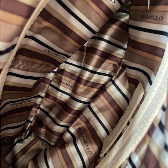 Tignanello pebbled leather handbag/shoulder bag. - Picture 7 of 7